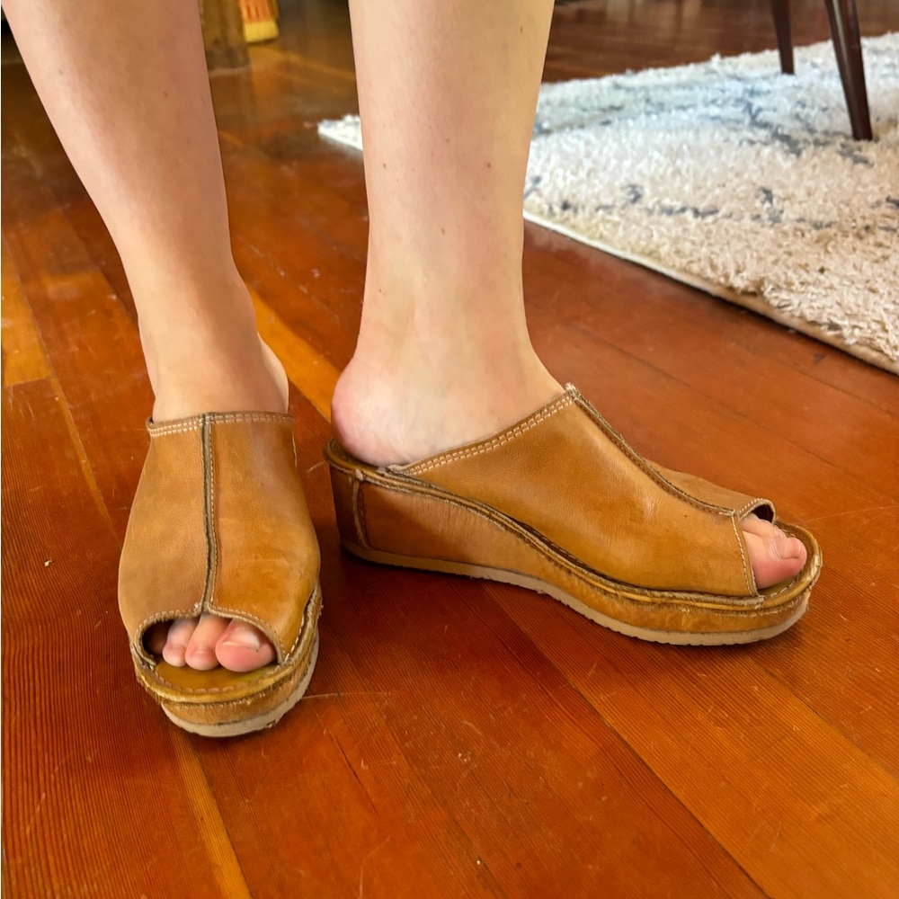 Handmade Slides from El Salvador 8.5